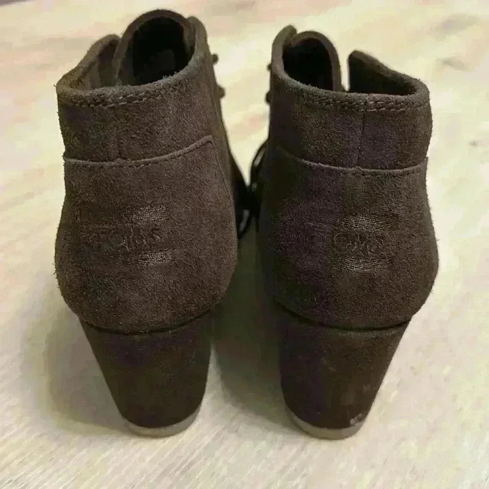 Never worn brown suede TOMS 'Desert' Wedge Bootie (Women) size 9.5W - Picture 2 of 5